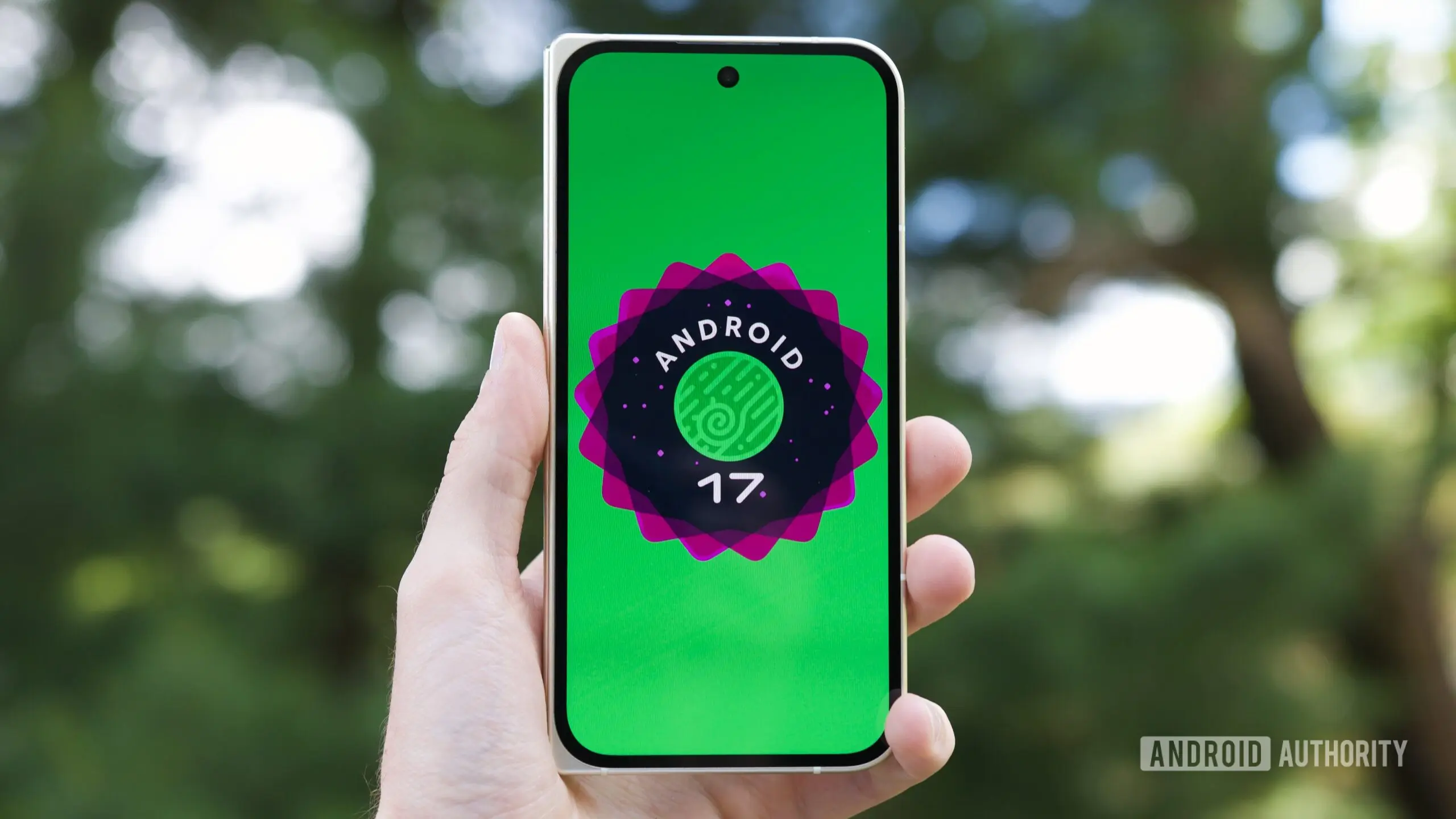 Prepare your thumbs: Google shows off Android 17's foldable gaming mode in action
